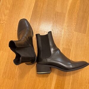 Black booties Zara
